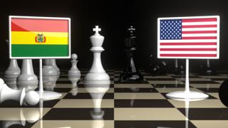ボリビア国旗, アメリカの国旗を背景にチェス盤に置かれた国旗